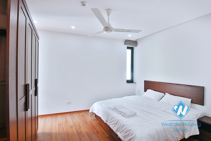 A gorgeous and brand new 2 bedroom apartment for rent in Xuan dieu, Tay ho